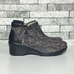 Alegria Sloan Leather Snake Womens 9 Side Zip Ankle Booties